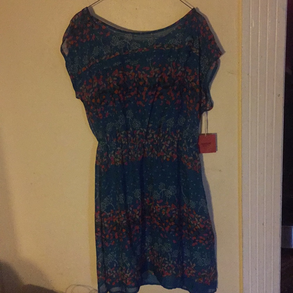 Dress - Picture 2 of 2